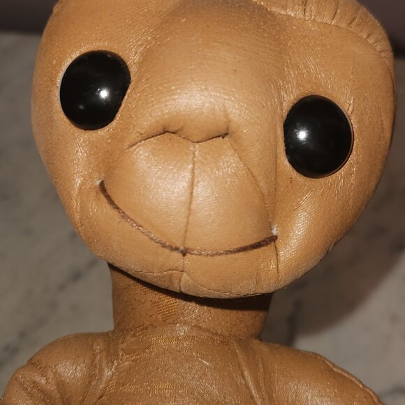 Vintage 1982 Kamar E.T. figure made by hand with vinyl-style painted body - Picture 2 of 13